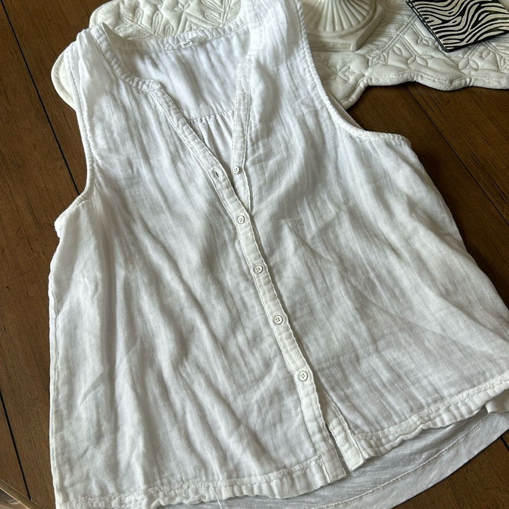 Splendid Button Up Sleeveless Blouse -S -